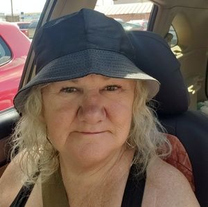 Meet your Posher, Marcia